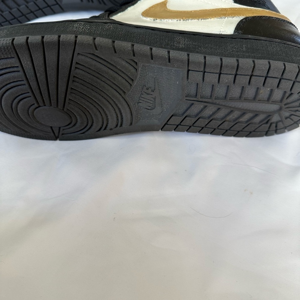 NIKE AIR JORDAN CUSTOM PAINTED MENS SNEAKERS - Picture 4 of 8
